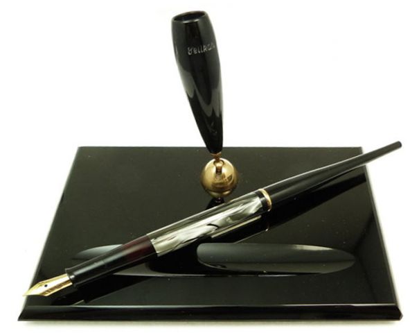 Pelikan (Milano) desk set