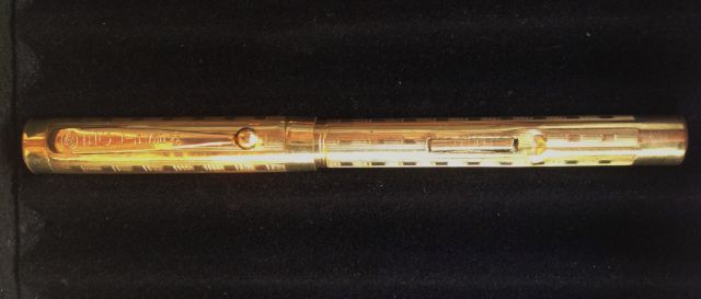 Eclipse Fountain Pen in Gold (Plate)?